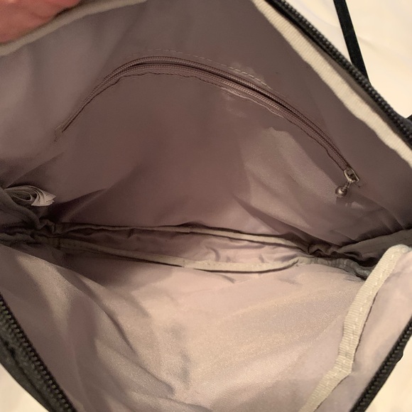 Baggallini Nylon Modern Crossbody 2 Front Pockets in Front Adjustment Strap NWOT - Picture 8 of 11